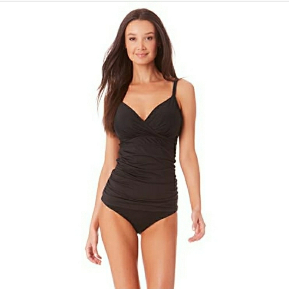 Anne Cole Women's Standard Underwire Tri Tankini Top.